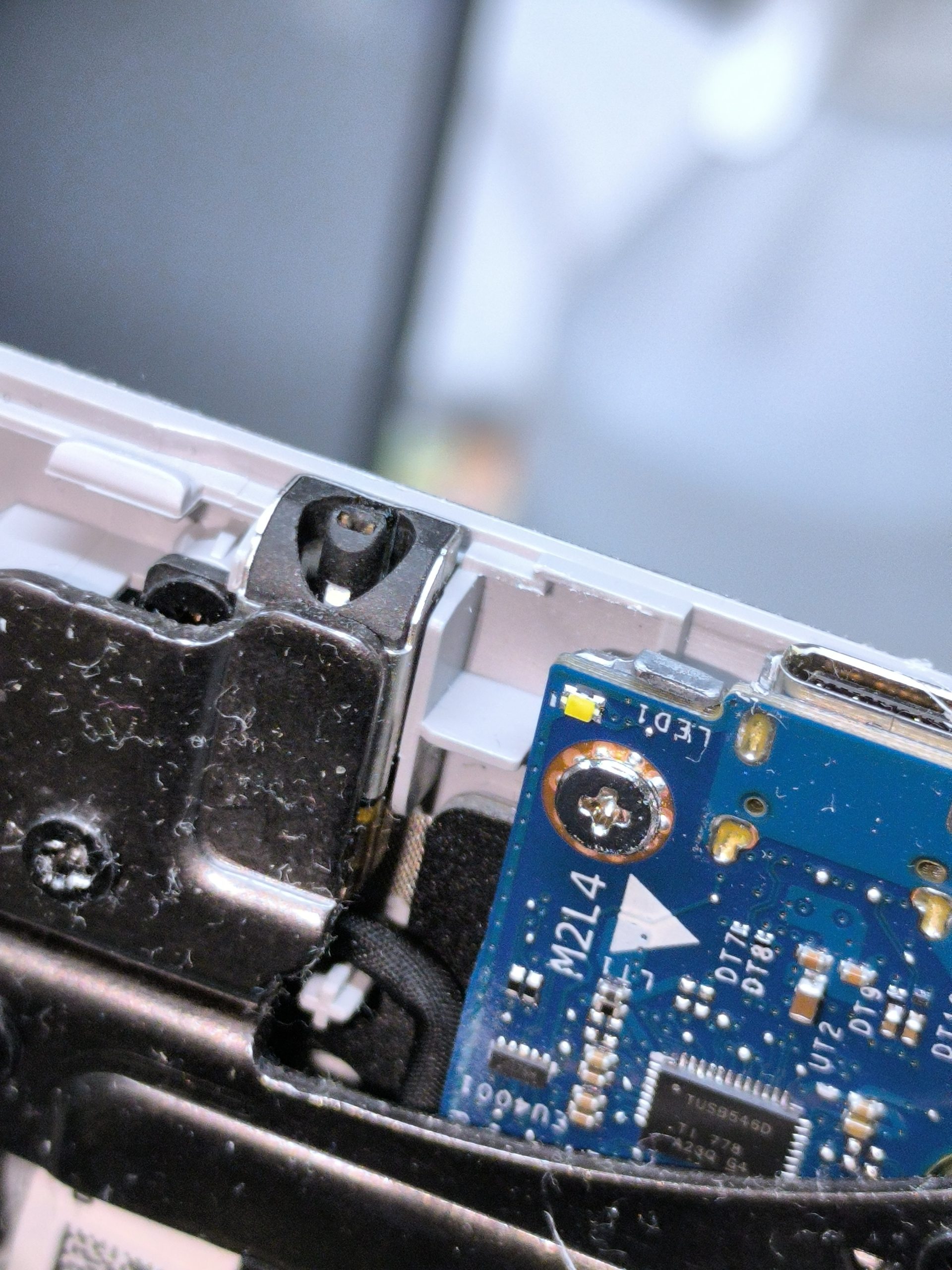 Diagnostyka, ocena stanu gniazda zasilania w laptopie Dell 17 5770 