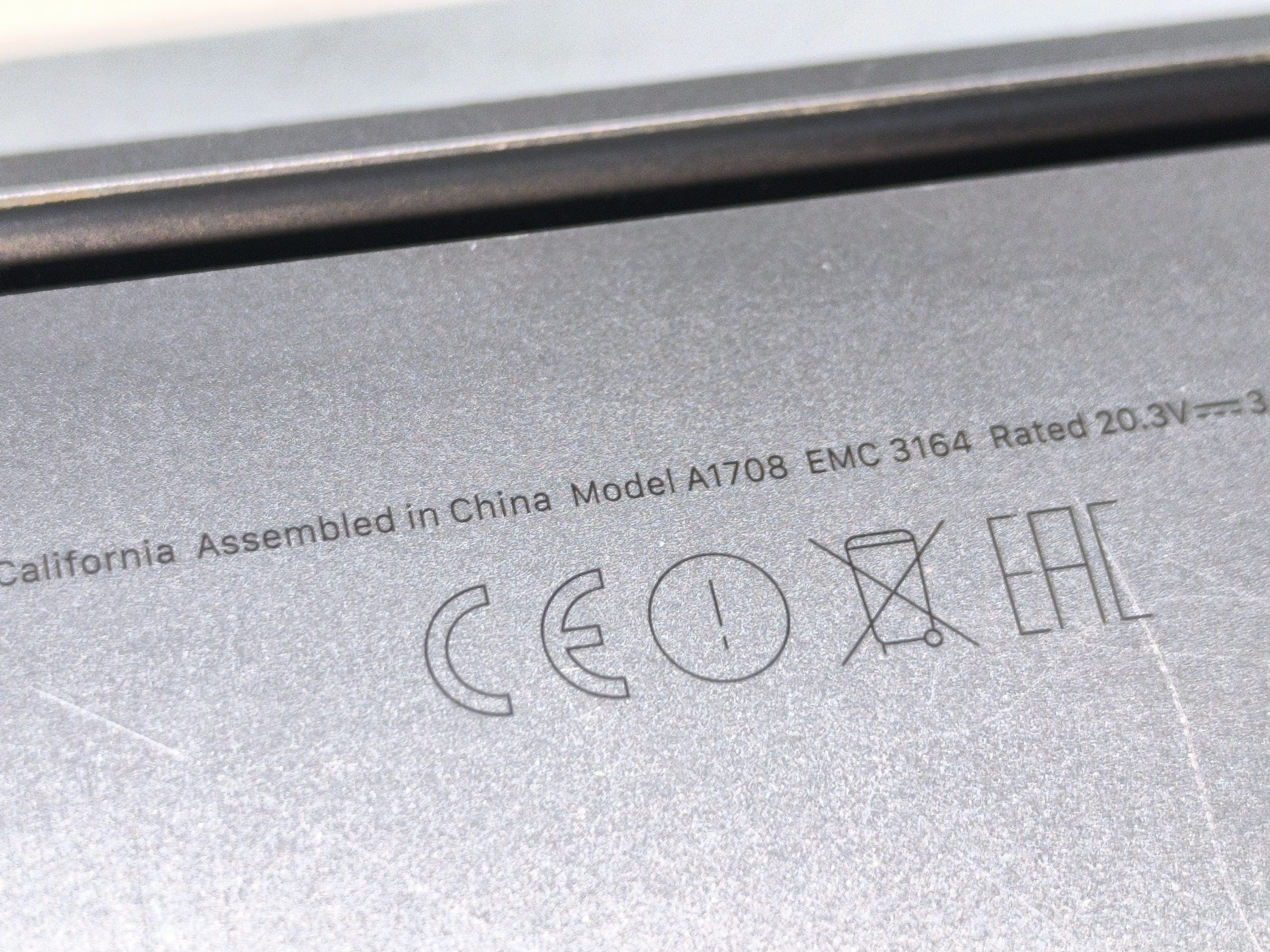 Macbook Pro 13 A1708 dolna klapa