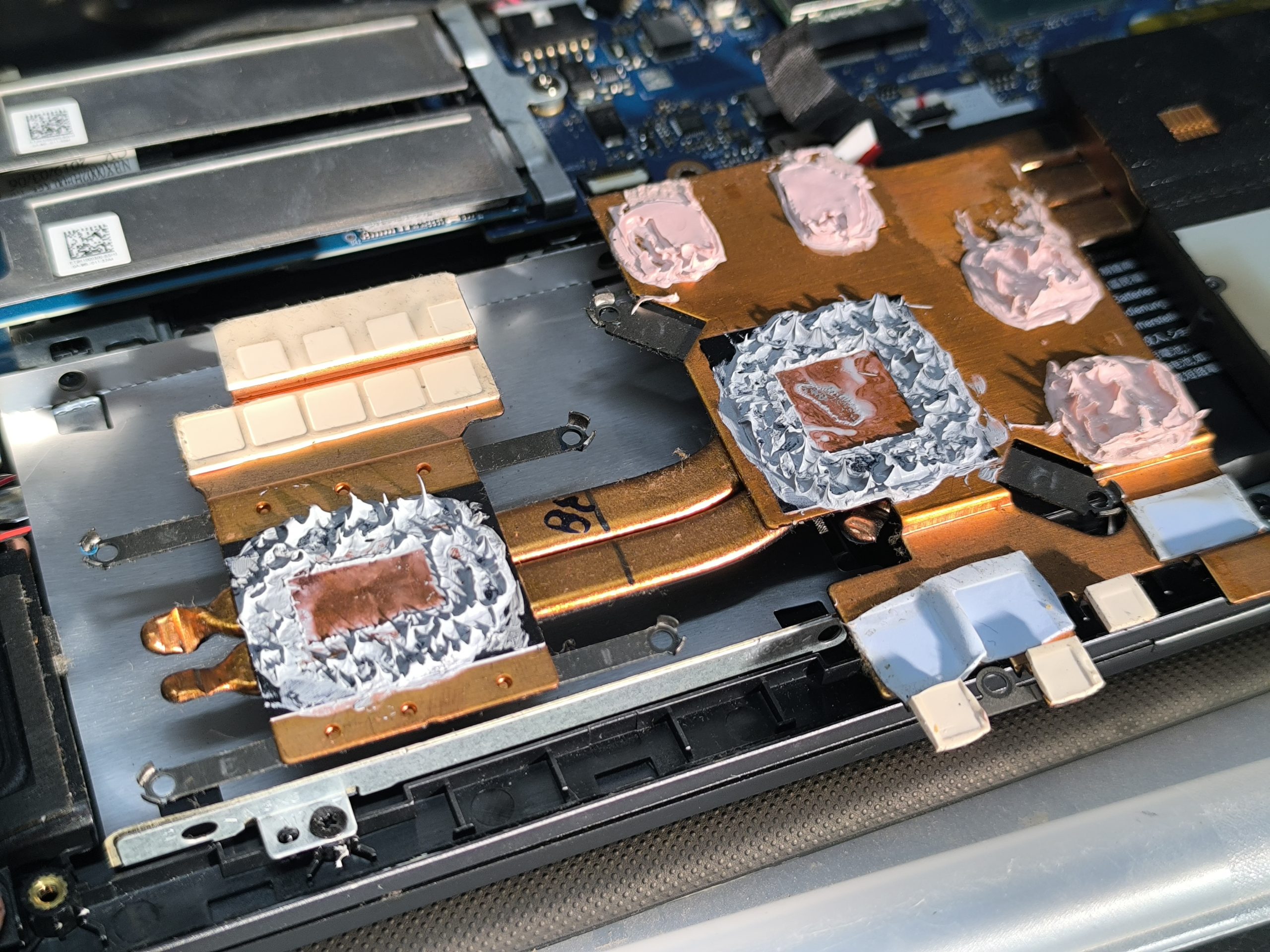 Stara pasta termiczna w laptopie Acer