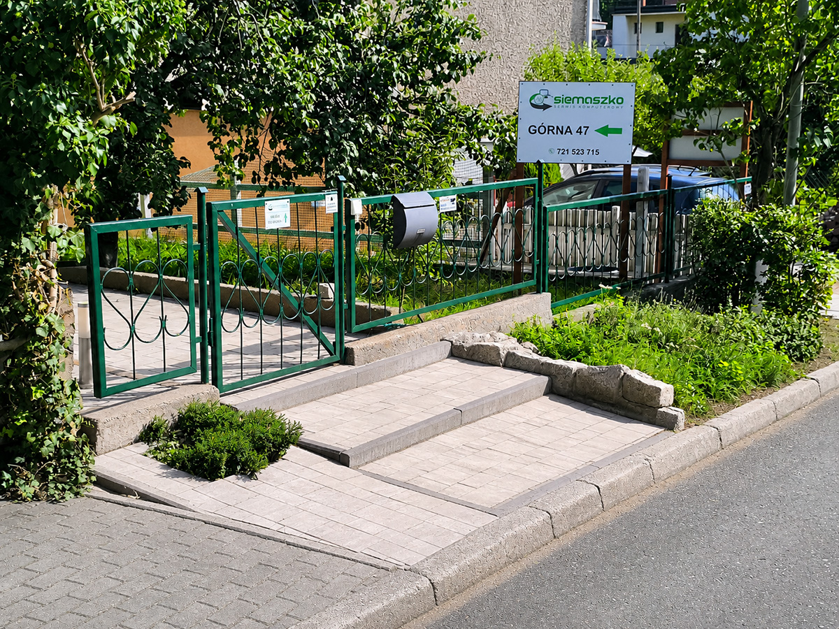 Serwis komputerowy Zielona Góra – wejście od ulicy Górnej